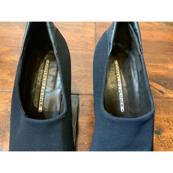 Donald J Pliner Navy Blue Square Toed Chunky Heels, Size 8 Narrow - Picture 4 of 9